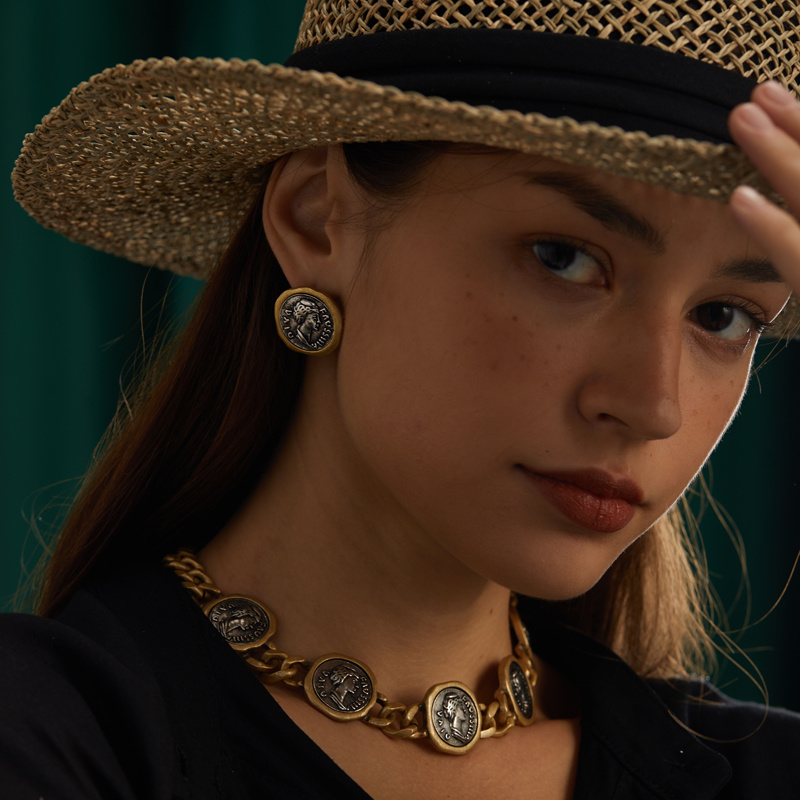 Kolczyki sztyfty w stylu vinta – Vintage Fashion Old Money recenzja i cena